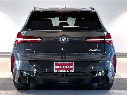 Used 2025 BMW X3 xDrive30i AWD/4WD image 9
