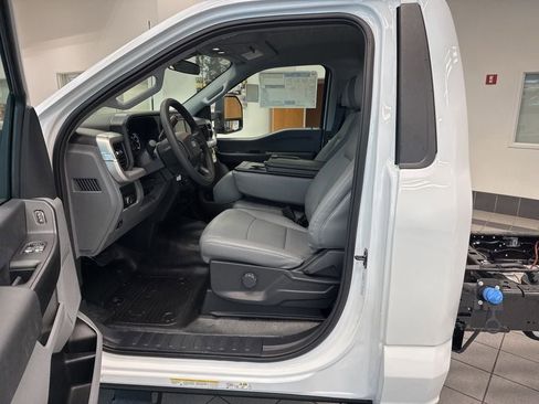 New 2026 Ford F550 4x4 Regular Cab Super Duty image 6