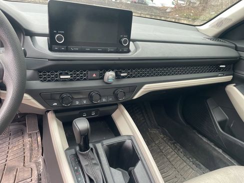 Used 2023 Honda Accord EX image 8