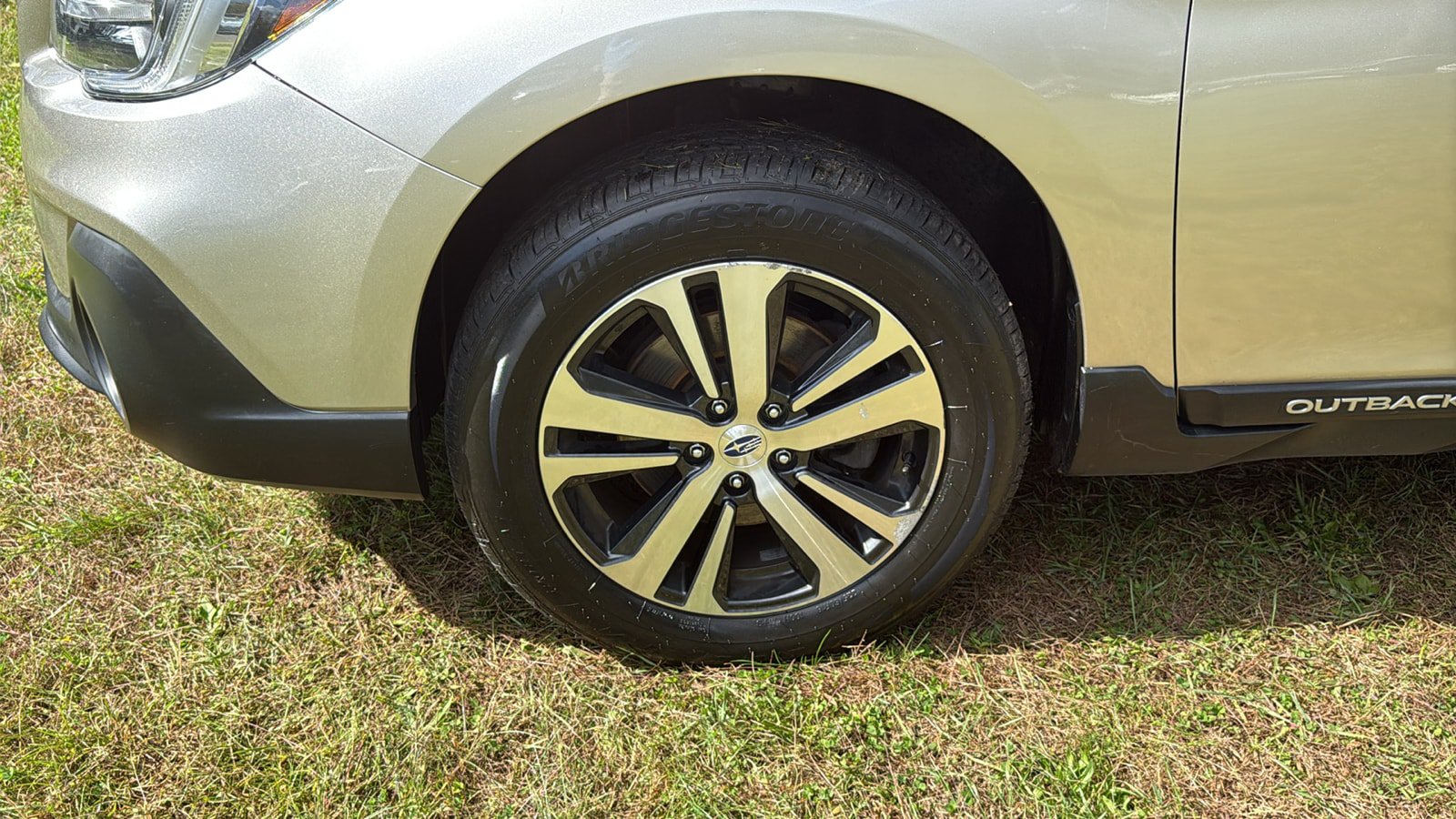 Used 2019 Subaru Outback 2.5i Limited AWD/4WD image 9