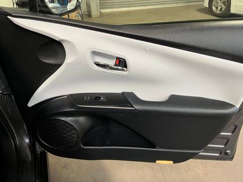 Used 2016 Toyota Prius Three Touring FWD image 11