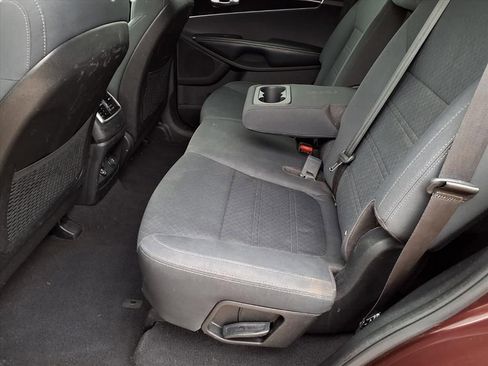 Used 2018 Kia Sorento LX image 22