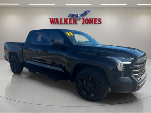 Used 2023 Toyota Tundra SR5 w/ SR5 Convenience Package image 1