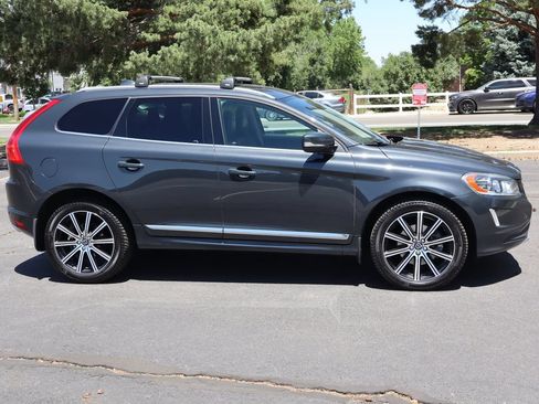 Used 2015 Volvo XC60 T5 AWD/4WD image 3