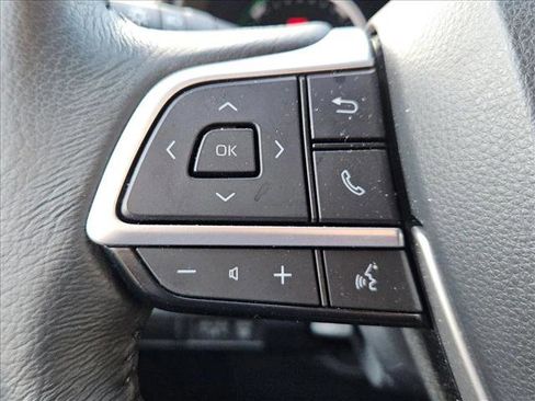 Used 2023 Toyota Sienna XLE image 10