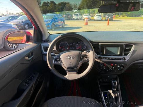 Used 2021 Hyundai Accent SE FWD image 18