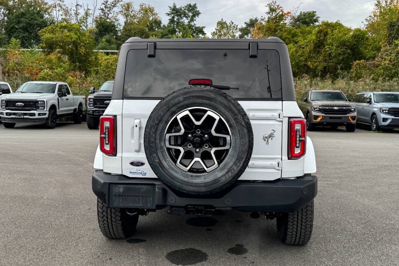 Used 2022 Ford Bronco Outer Banks AWD/4WD image 4