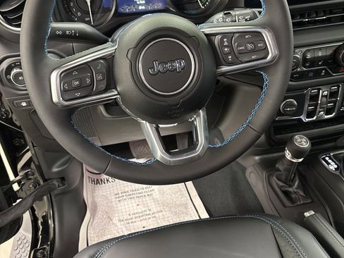 Used 2024 Jeep Wrangler High Altitude image 11