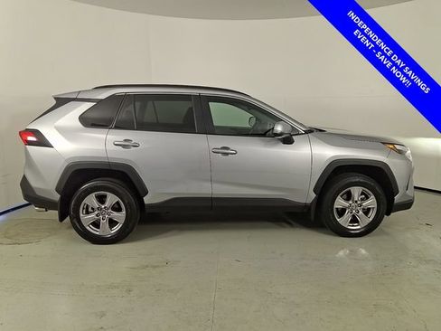 Used 2025 Toyota RAV4 XLE FWD image 9