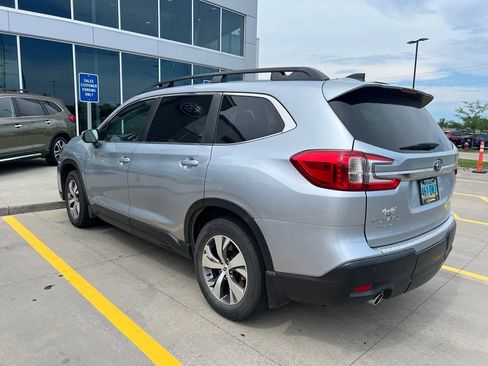 Used 2023 Subaru Ascent Premium w/ Convenience Package AWD/4WD image 2