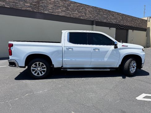 Used 2019 Chevrolet Silverado 1500 LTZ w/ LTZ Premium Package AWD/4WD image 8