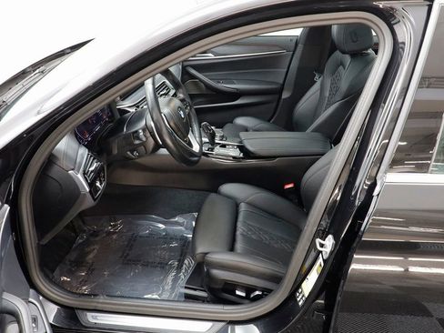 Certified 2023 BMW 530i xDrive w/ Premium Package image 6