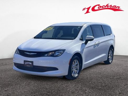 Used 2023 Chrysler Voyager LX FWD image 11