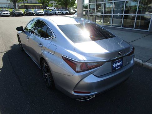 Used 2025 Lexus ES 350 w/ Premium Package FWD image 7