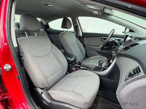 Used 2016 Hyundai Elantra SE w/ Option Group 02 FWD image 16