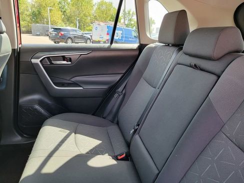 Used 2022 Toyota RAV4 XLE image 17