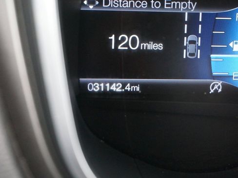 Used 2020 Ford Fusion SE image 25