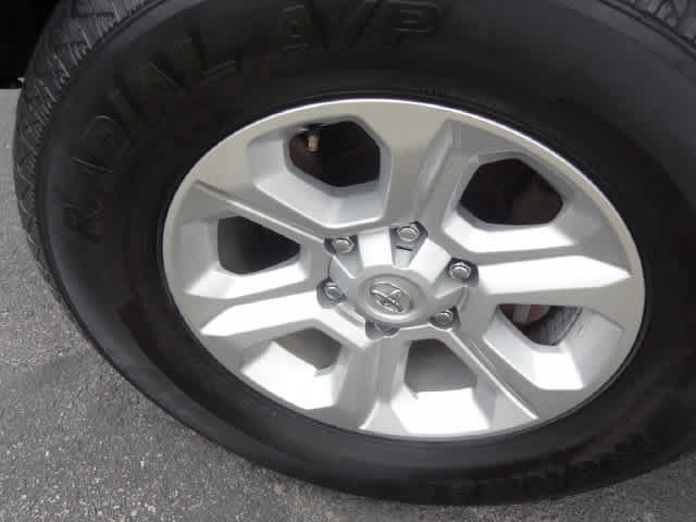 Used 2023 Toyota 4Runner SR5 AWD/4WD image 17