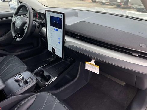 Certified 2021 Ford Mustang Mach-E Select image 36
