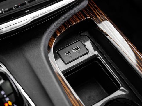 Used 2021 Cadillac Escalade Premium Luxury w/ Driver Assist Tech Package image 25