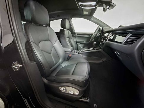 New 2025 Porsche Macan AWD/4WD image 37