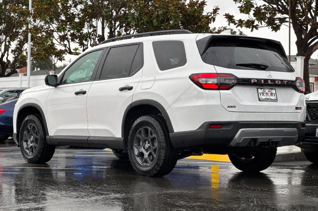 New 2026 Honda Pilot TrailSport image 6