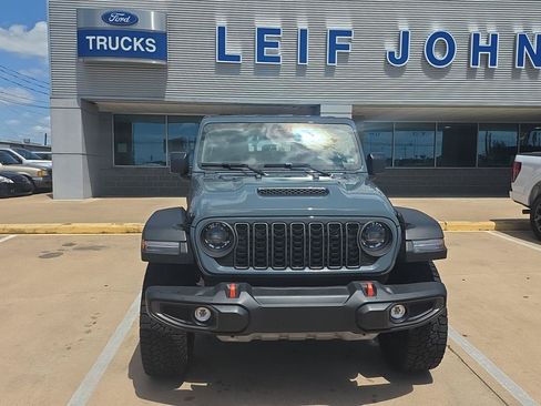 Used 2026 Jeep Gladiator Mojave AWD/4WD image 2