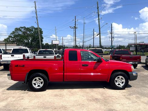Used 2005 Dodge Dakota SLT image 9