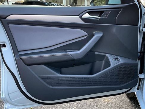 New 2026 Volkswagen Jetta SE image 10