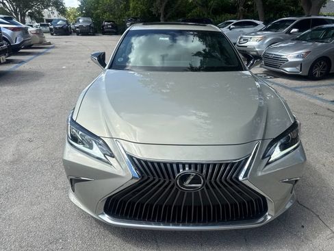 Used 2021 Lexus ES 350 w/ Premium Package FWD image 2