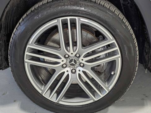 Certified 2026 Mercedes-Benz GLS 450 4MATIC image 3