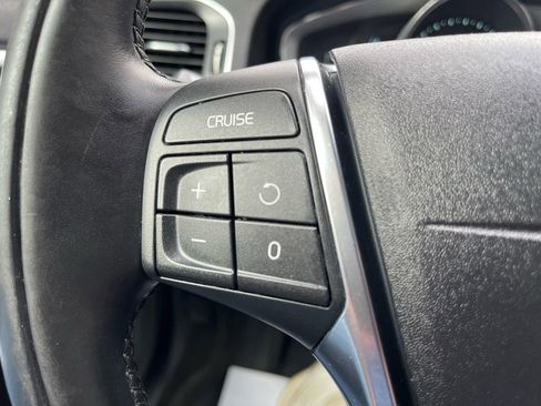 Used 2015 Volvo V60 T5 Platinum image 17