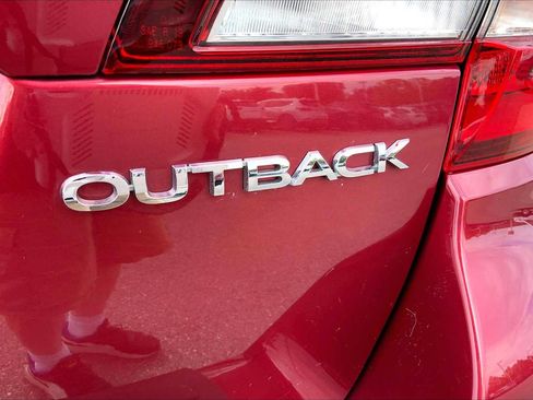 Used 2019 Subaru Outback 2.5i Limited AWD/4WD image 9