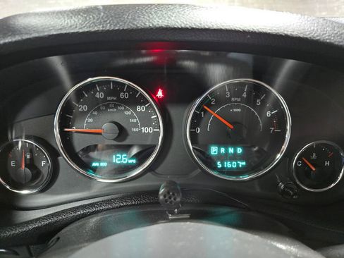 Used 2018 Jeep Wrangler Rubicon w/ Power Convenience Group image 17