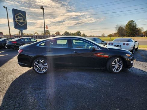 Used 2021 Chevrolet Malibu LT FWD image 3