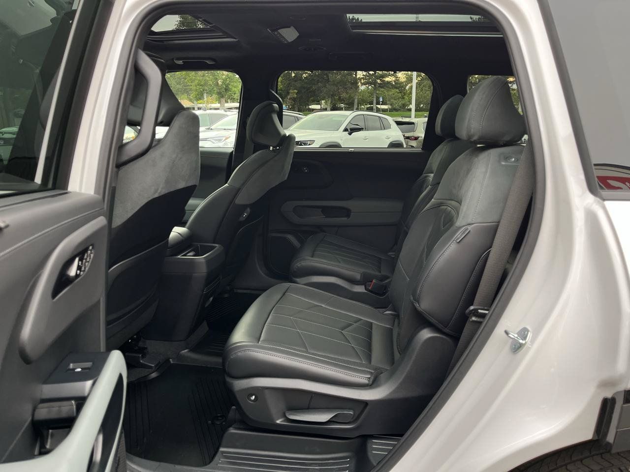 Used 2027 Kia Telluride SX Prestige X-Line w/ Towing Package AWD/4WD image 6