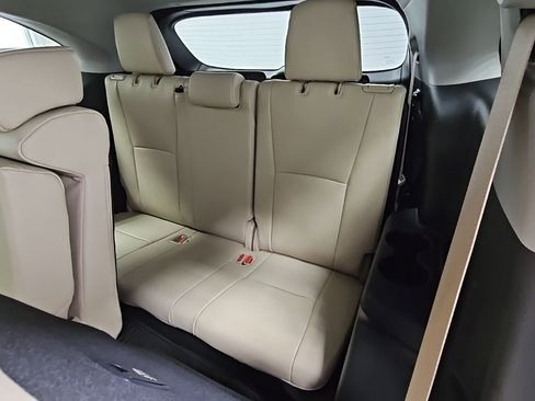Used 2022 Toyota Highlander XLE image 35