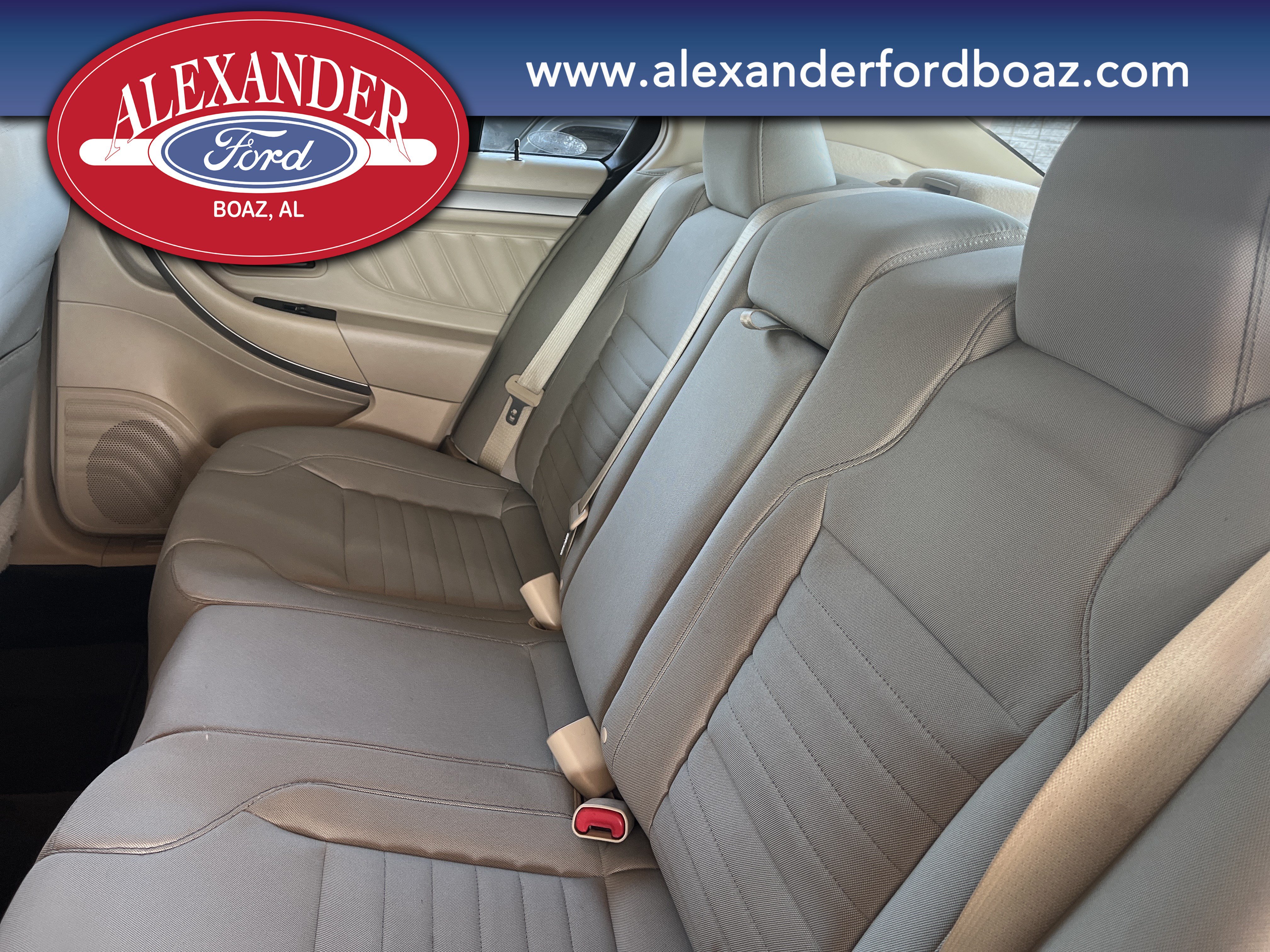 Used 2018 Ford Taurus SE FWD image 12