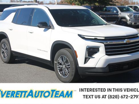 New 2025 Chevrolet Traverse LT w/ Driver Confidence Package image 1