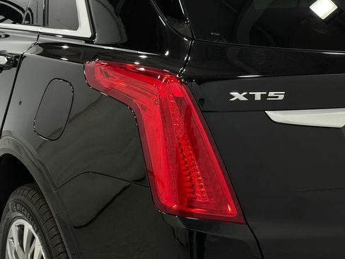 Used 2018 Cadillac XT5 Premium Luxury image 35