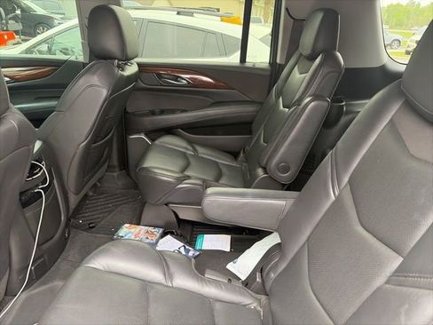 Used 2019 Cadillac Escalade ESV Luxury image 5