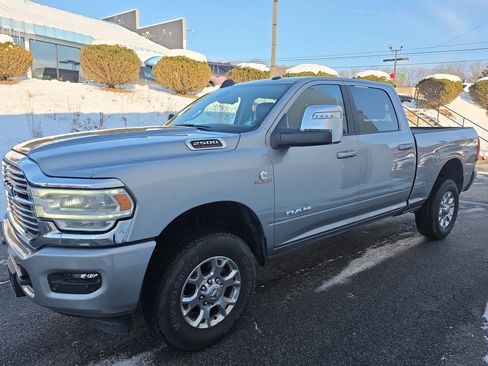 Used 2024 RAM 2500 Laramie image 34