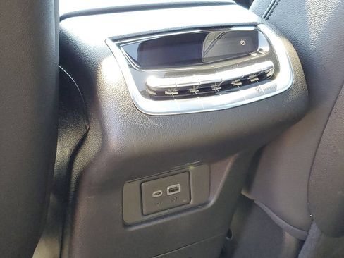 Certified 2025 Cadillac XT6 Luxury AWD/4WD image 26