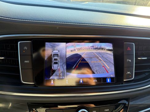 Used 2022 Buick Enclave Premium image 13