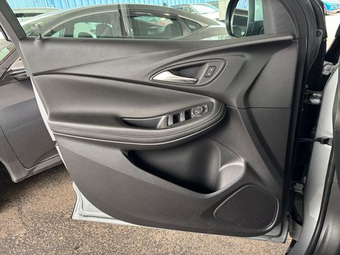 Used 2025 Buick Encore GX Preferred FWD image 18