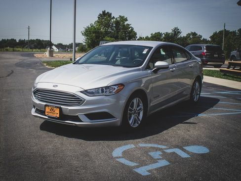Used 2018 Ford Fusion S FWD image 19