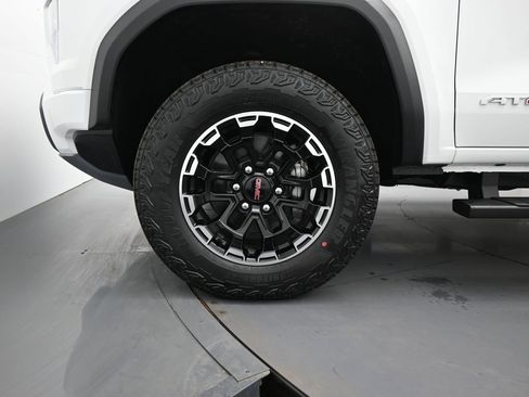 New 2026 GMC Canyon AT4 image 8