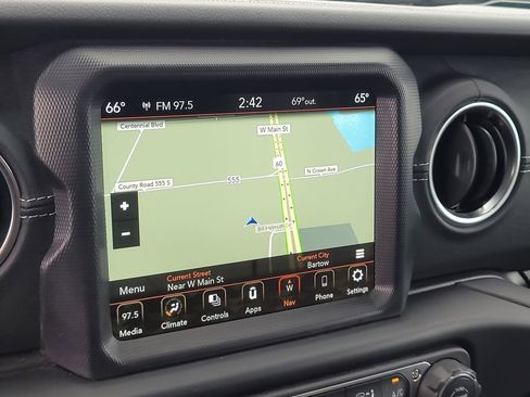 Used 2023 Jeep Wrangler Unlimited Sahara image 20