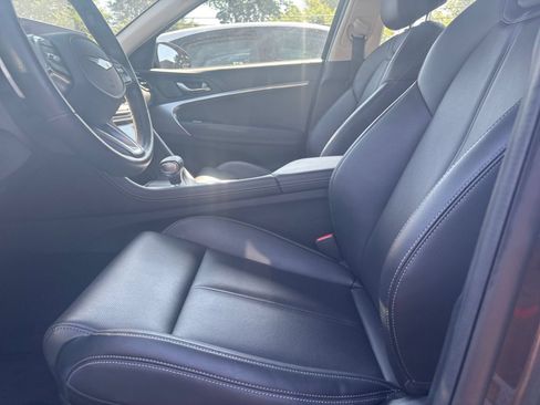 Used 2025 Genesis G70 2.5T AWD/4WD image 25
