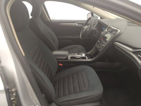 Used 2018 Ford Fusion SE w/ Fusion SE Technology Package image 21